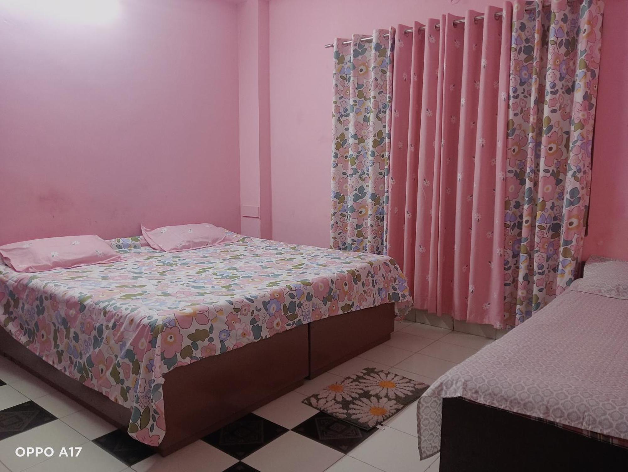 Swaroop Ashray Homestay Siliguri Ruang foto